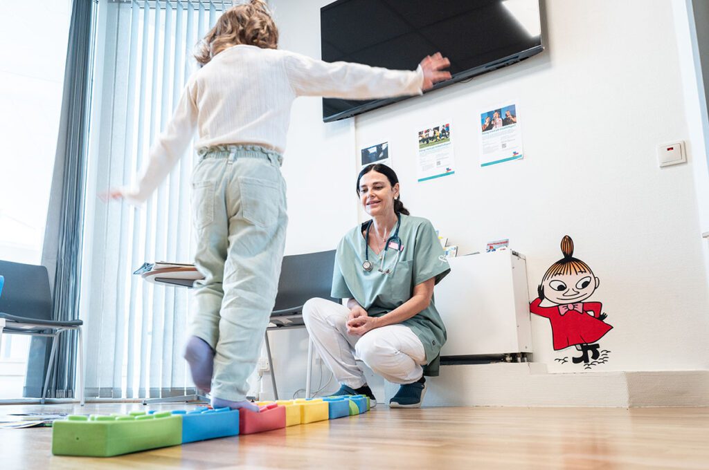 Barnläkare och barn på Meliva BUMM